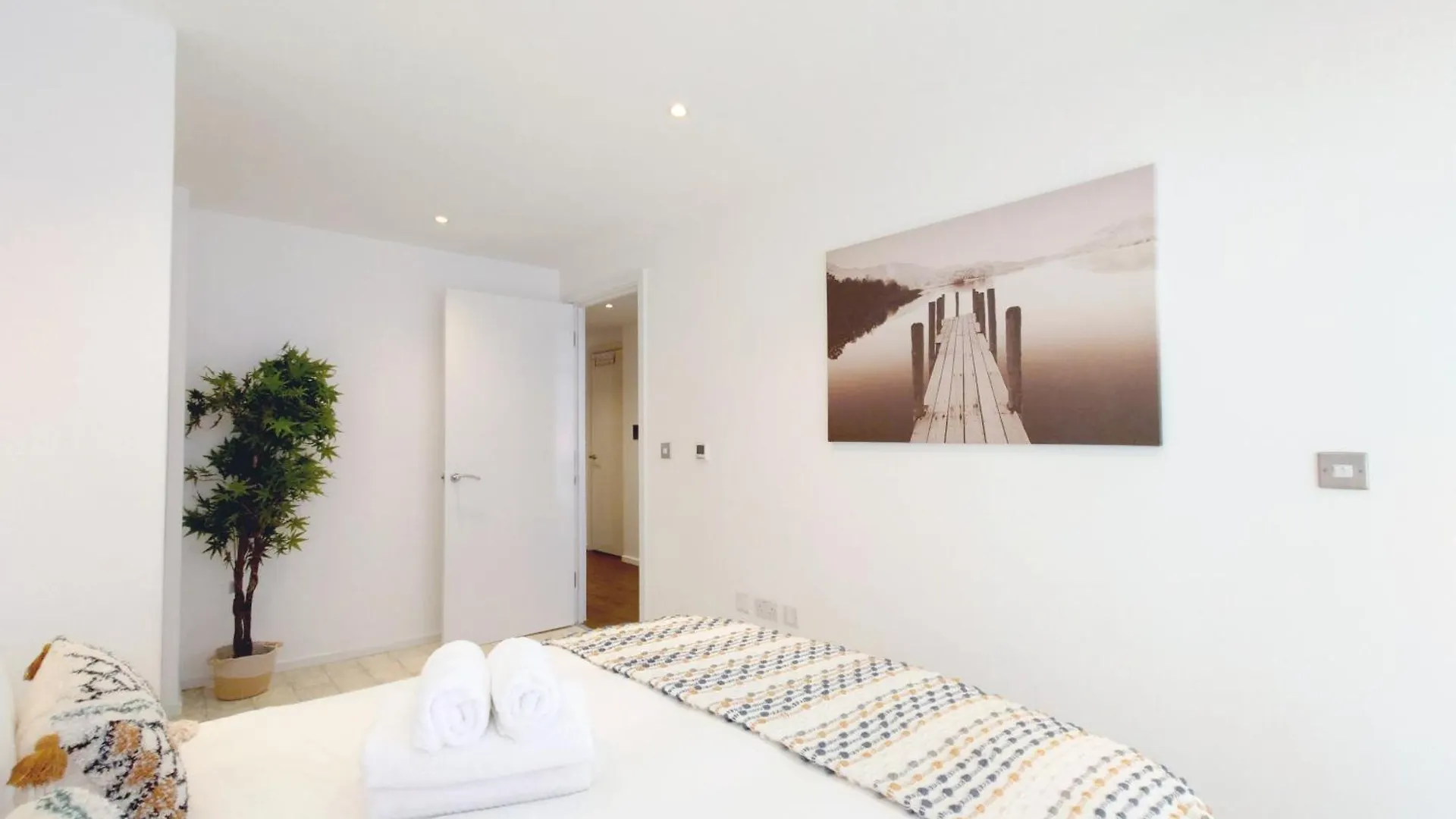 Deluxe One Bed Apartment By London Excel & O2